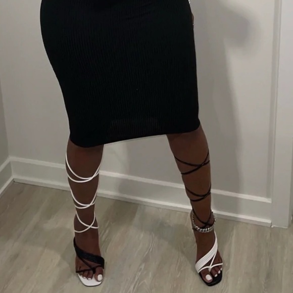 BRAND NEW NEVER WORN STRAPPY HEELS!!! - Picture 5 of 7